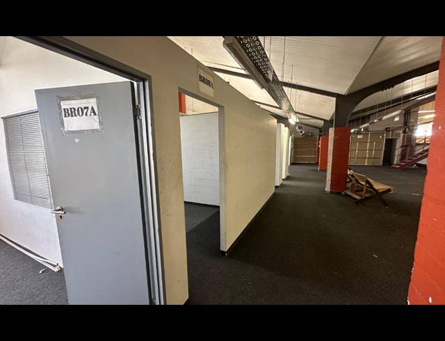 5,007M² WAREHOUSE FOR SALE IN PAARDEN EILAND